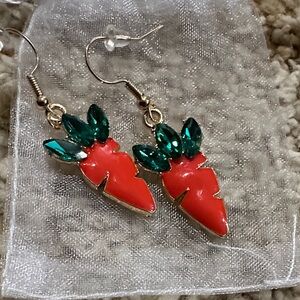 Carrot Earrings Gold Tone w Orange Detail & Green Sparkling Stones Easter NWOT